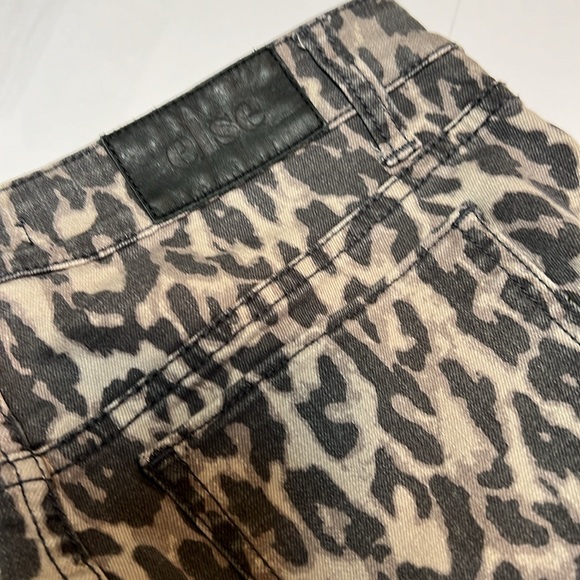 Leopard print jeans, size 27 - Picture 2 of 10